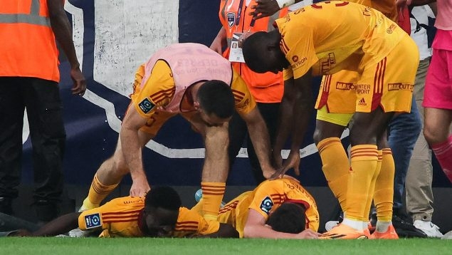 Lucas Buades, del Rodez, fue agredido por un Ultra del Girondins de Burdeos
Lucas Buades, del Rodez, fue agredido por un Ultra del Girondins de Burdeos