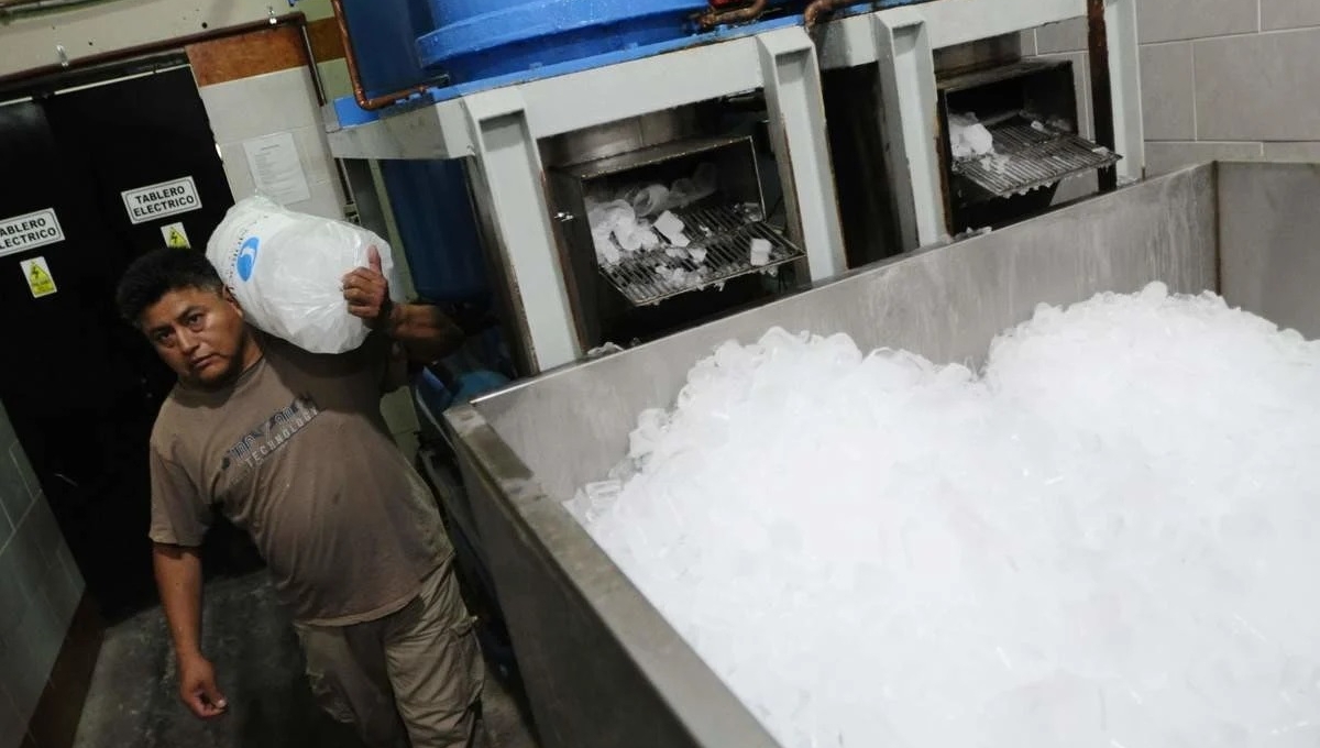 Ola de calor 'castiga' a yucatecos con desabasto de hielo