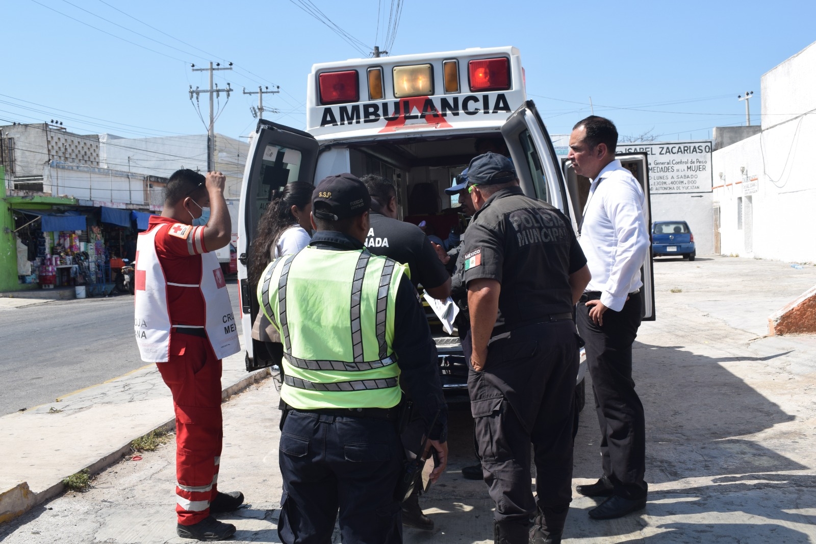 La motociclista fue trasladada a un hospital