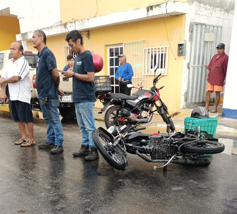 Motociclistas tuvieron que ser atendidos por paramédicos