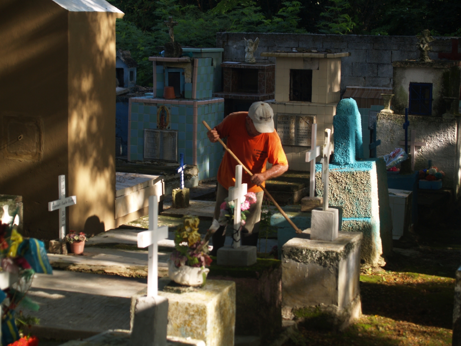 Vecinos piensan que un alma en pena le está arrebatando la vida a los abuelitos en Sinanché Vecinos piensan que un alma en pena le está arrebatando la vida a los abuelitos en Sinanché