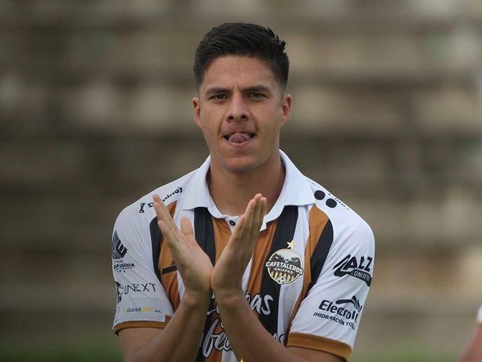 Luis Alonso es originario de Guadalajara, Jalisco y su trayectoria contempla su paso por las Fuerzas Básicas del Toluca