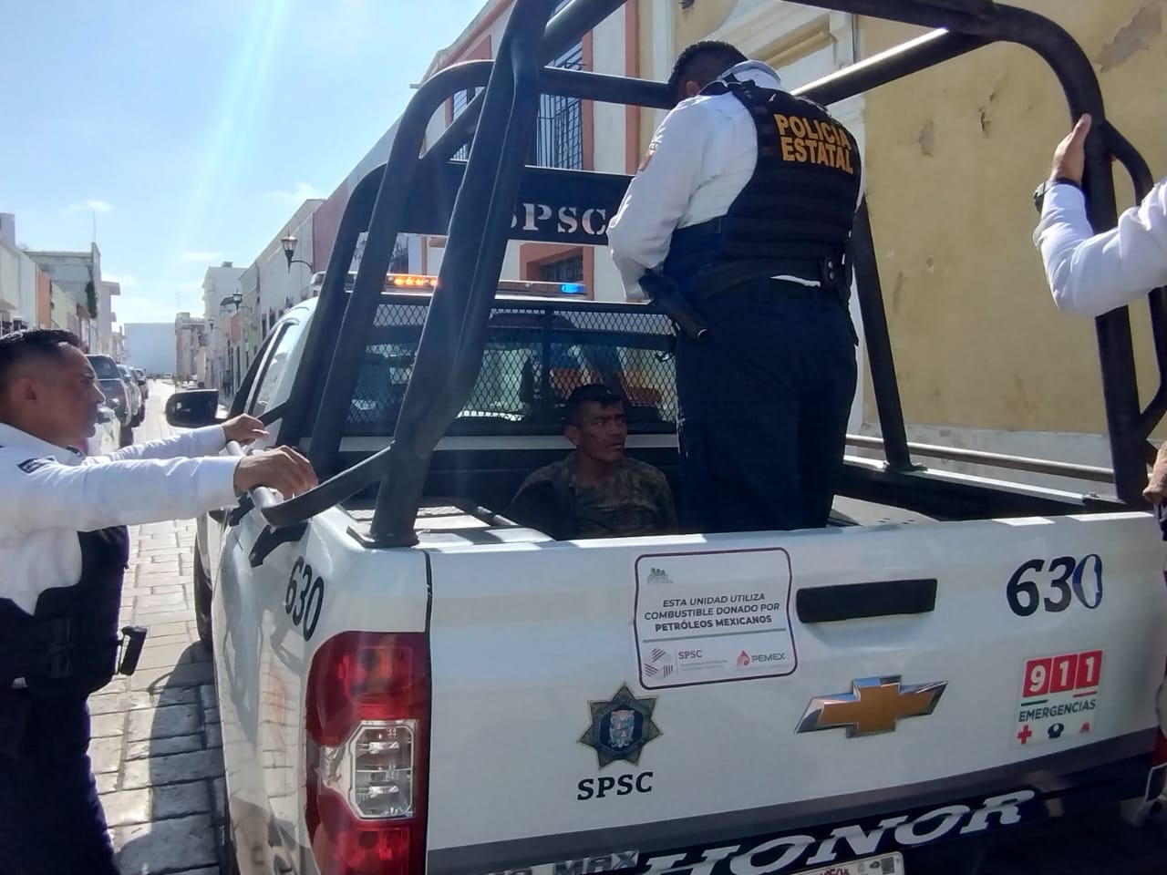 El hombre fue detenido por la policía cuando intentaba darse a la fuga