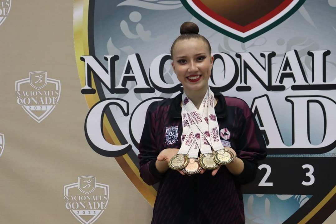 En total fueron cuatro medallas de oro y una de bronce En total fueron cuatro medallas de oro y una de bronce