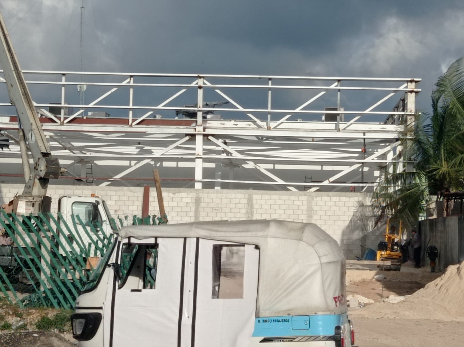 Personal de Chedraui no se quiso hacer responsable de los daños