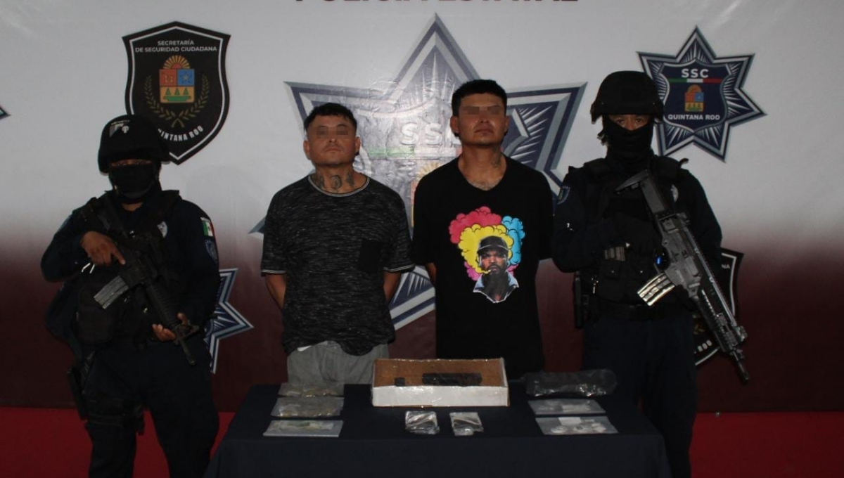 Ambos hombres intercambiaban sustancias prohibidas, pero al notar la presencia policíaca, trataron de darse a la fuga