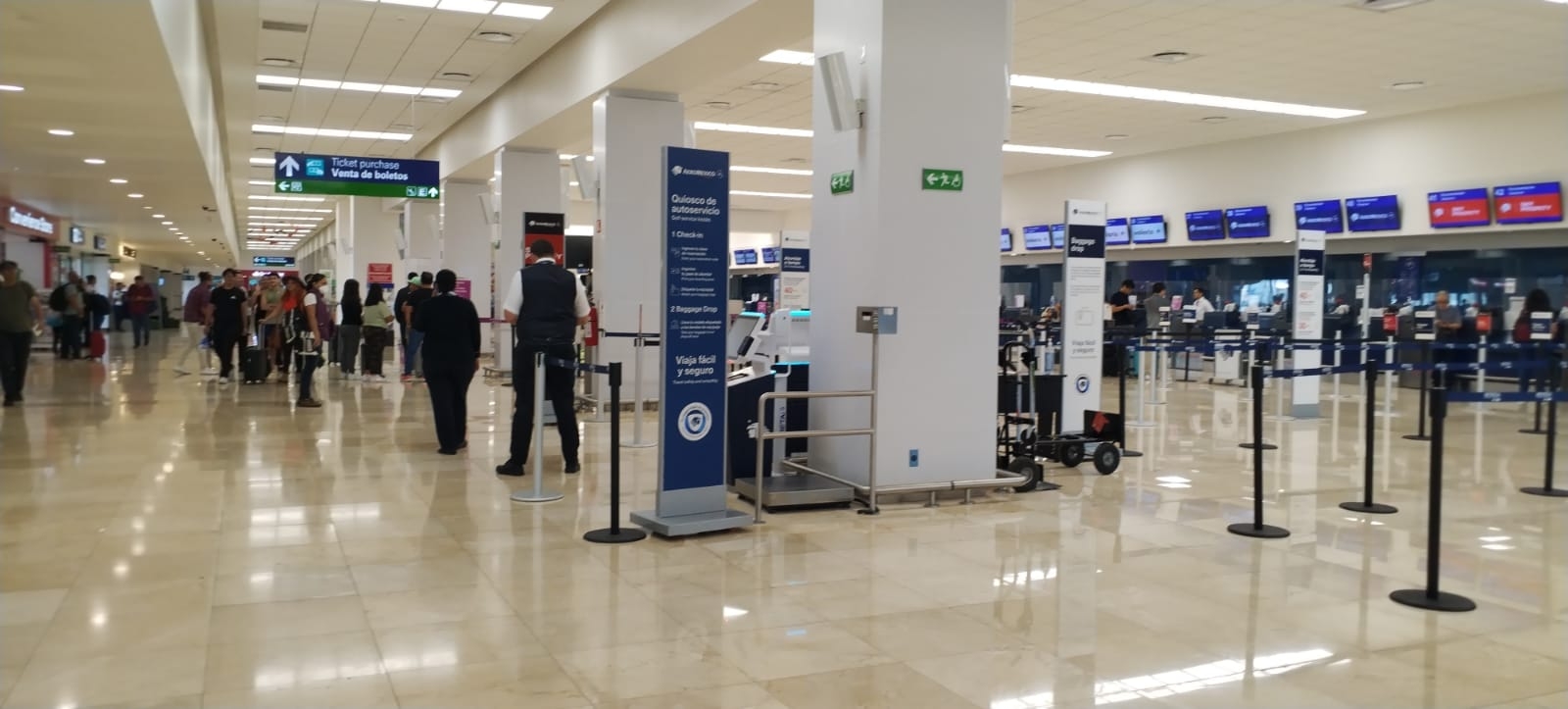 Solo dos vuelos a Estados Unidos fueron cancelados este jueves
