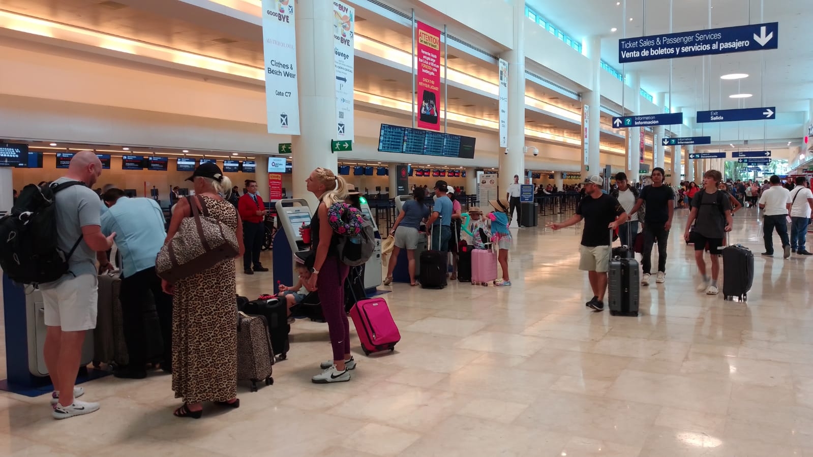 Se registran 575 vuelos programados para este jueves