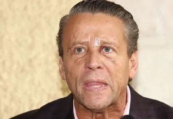 Alfredo Adame se vuelve a pelear en la calle
