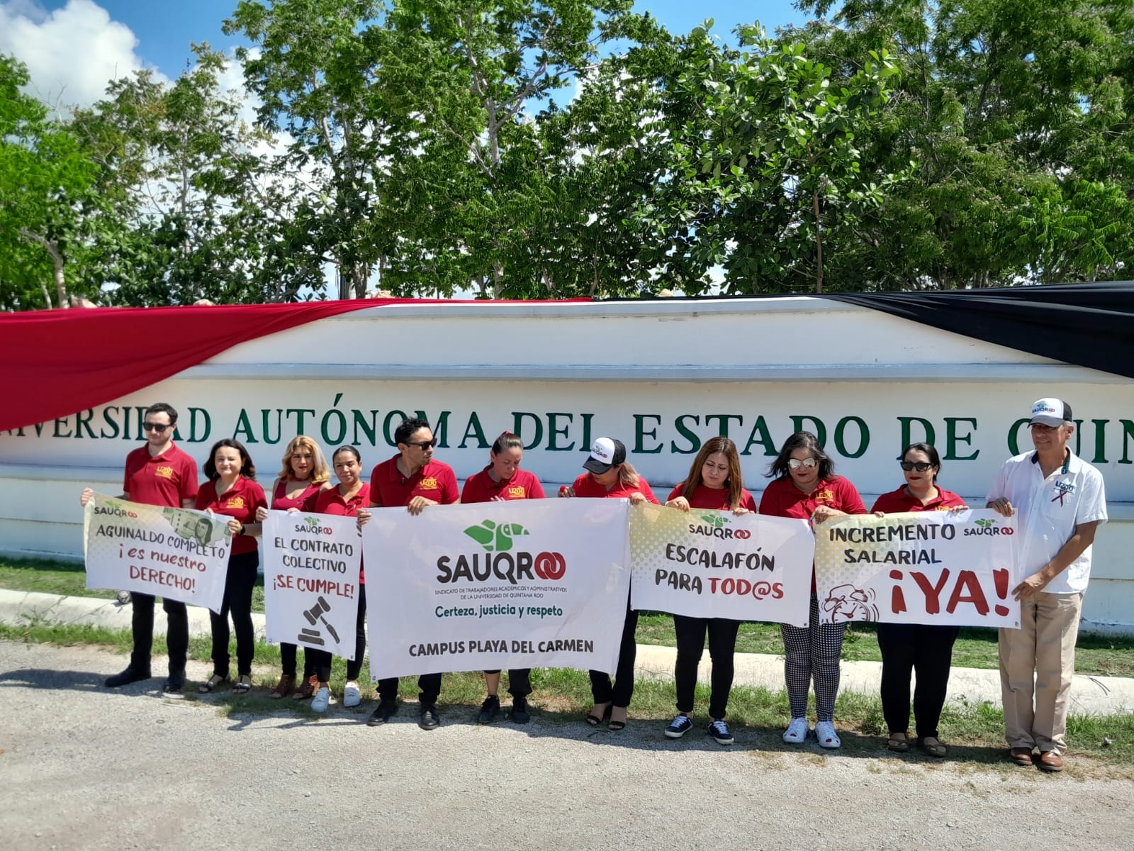 Son alrededor de 900 estudiantes en este plantel que podrían ser afectados ante la desidia del rector Francisco Xavier López Mena