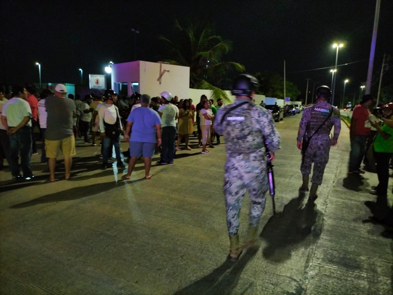 La Guardia Nacional así como elementos de la Marina, se acercaron al sitio para accionar en caso de que se presentaran situaciones de riesgo o delictivas.