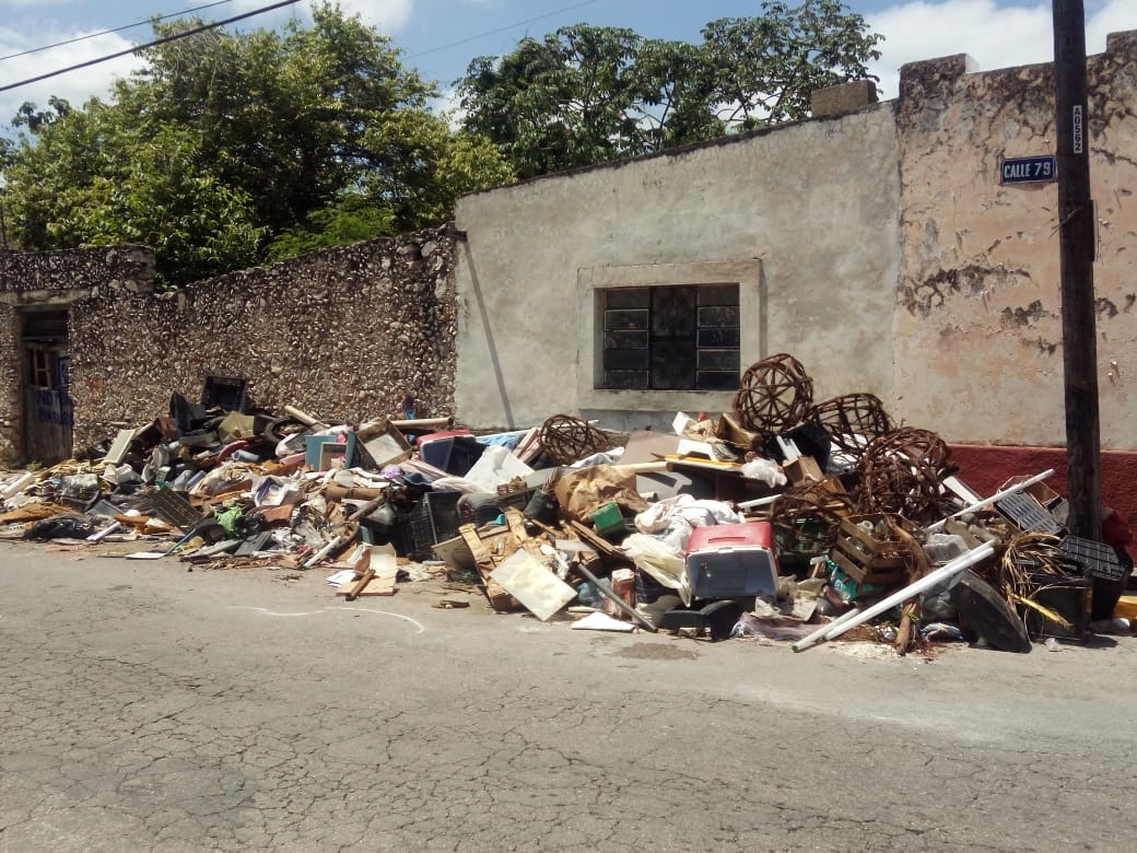 Los cacharros se pueden nidos de animales y focos de infección