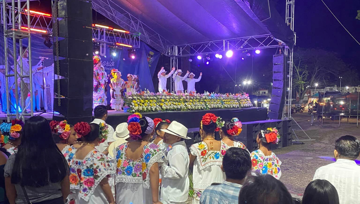Gente de poblados cercanos llegaron a unirse a los festejos que culimaron con una Regia Vaquería