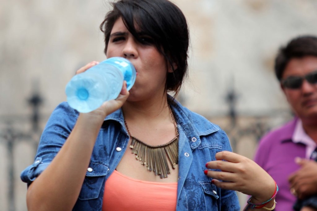 Se recomienda tomar precauciones por las altas temperaturas Se recomienda tomar precauciones por las altas temperaturas