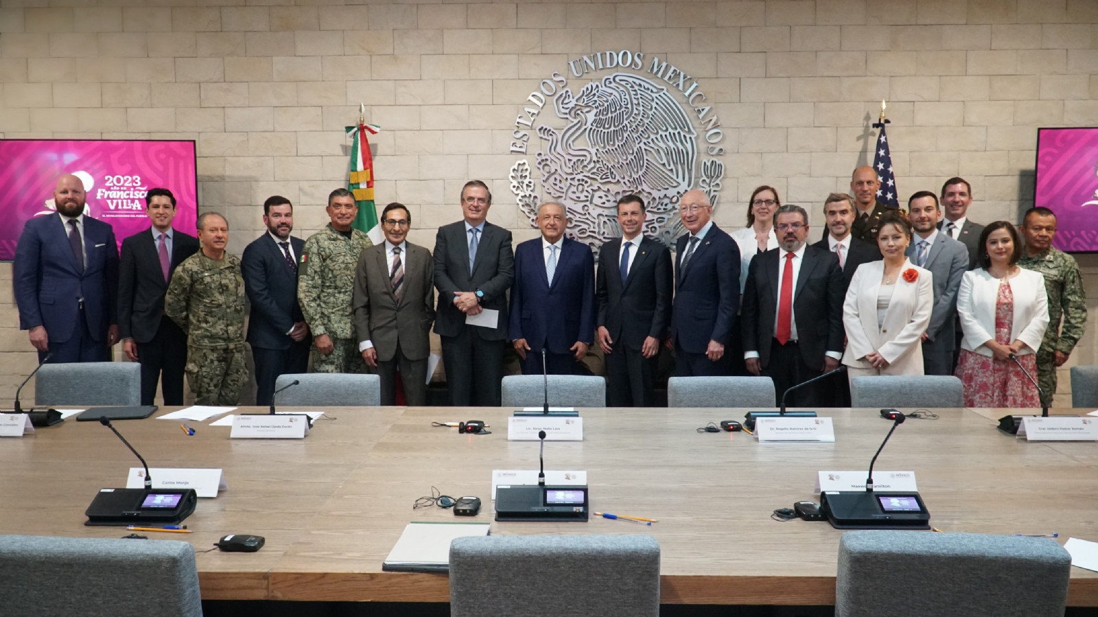 López Obrador definió a Pete Buttigieg como "una persona inteligente y gentil".