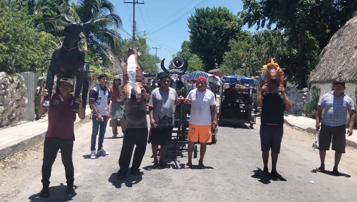 Pasean a 'El Torito' previo a su quema por las fiestas de Hunucmá