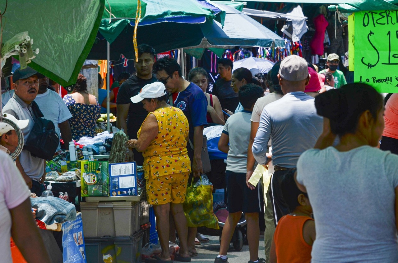 Este gran tianguis es distinguido por la variedad de puestos Este gran tianguis es distinguido por la variedad de puestos