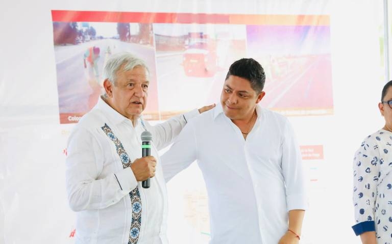 Se espera que López Obrador pase la noche en la Huasteca Potosína