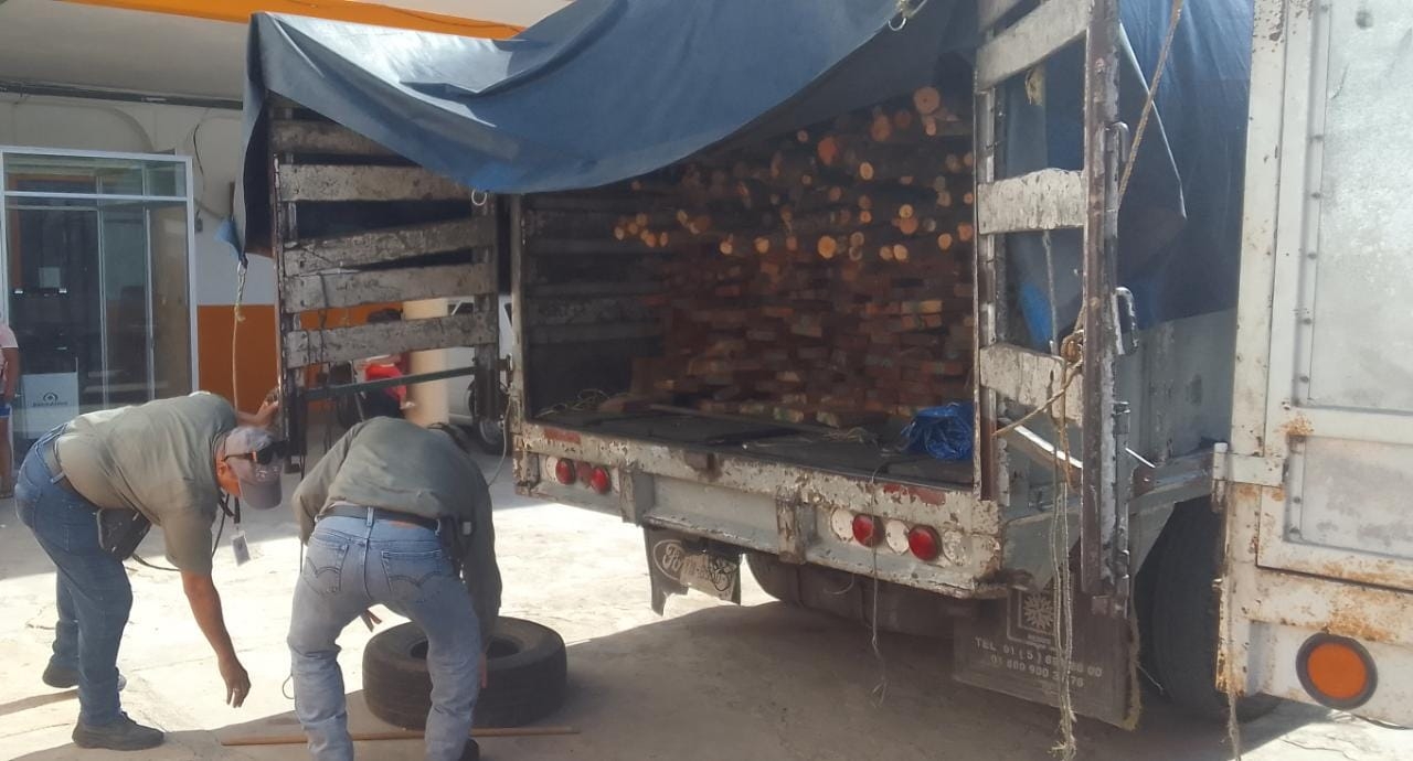 Los conductores de los vehículos dijeron que los contrataron para dirigirse hacia Río Lagartos Los conductores de los vehículos dijeron que los contrataron para dirigirse hacia Río Lagartos
