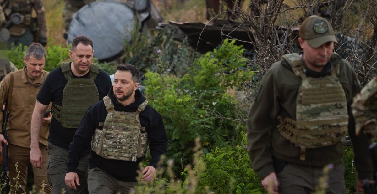 Reportan que las tropas ucranianas avanzan en el frente de Bajmut entre bombardeos rusos
Reportan que las tropas ucranianas avanzan en el frente de Bajmut entre bombardeos rusos