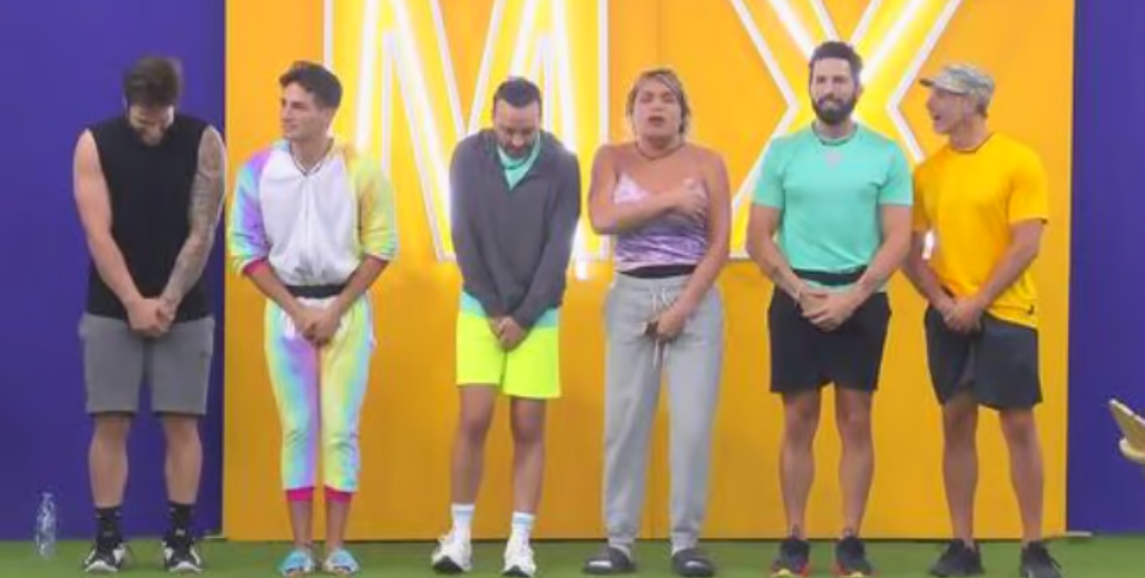 Team Infierno' se lanzan sin ropa a la alberca de La Casa de los Famosos
