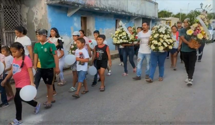 El último adiós fue dado por sus amiguitos de la escuela y familiares