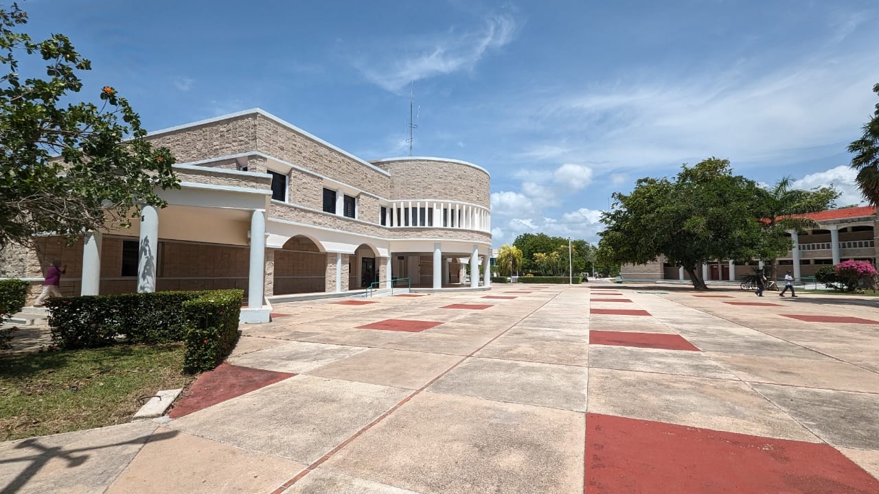 Las peticiones comunes del estudiantado son mejorar la infraestructura, los servicios y el equipamiento, y no cerrar algunas carreras, como se propuso Las peticiones comunes del estudiantado son mejorar la infraestructura, los servicios y el equipamiento, y no cerrar algunas carreras, como se propuso