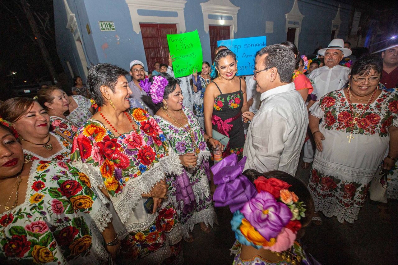 Orquesta Jaranera de la Segey se presenta en la plaza de Maxcanú