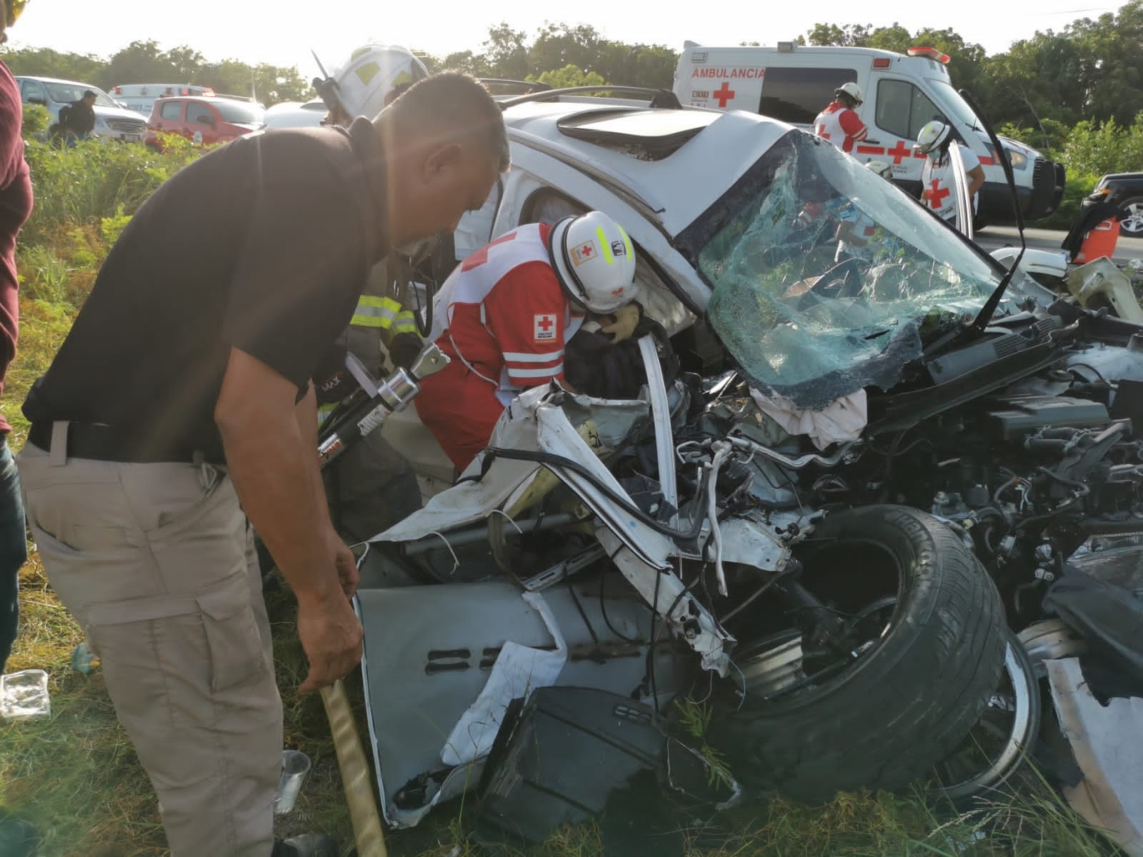Un menor quedó atrapado dentro del auto Un menor quedó atrapado dentro del auto