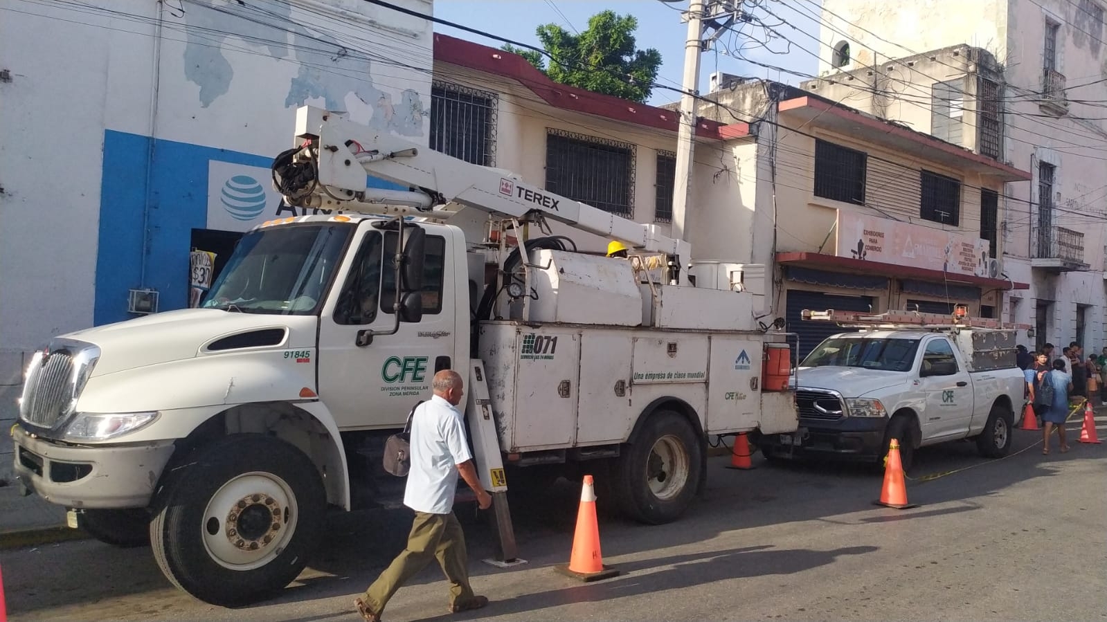 La CFE ya trabaja para reanudar el servicio