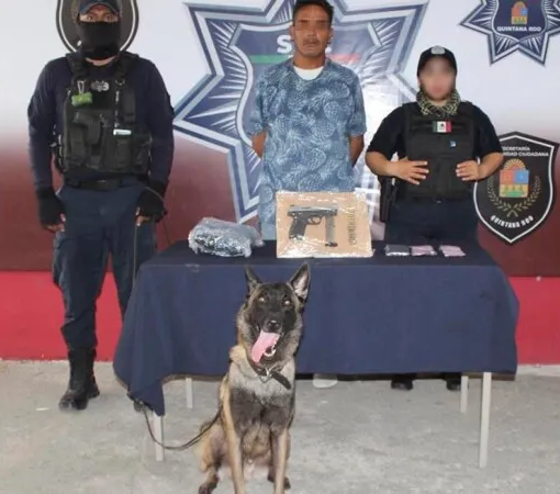 En una revisión física no se le encontraron elementos ilícitos; pero sí un arma de fuego