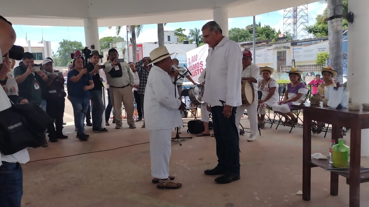 Adán López se compromete a seguir impulsando los programas y proyectos que vienen beneficiando a la población