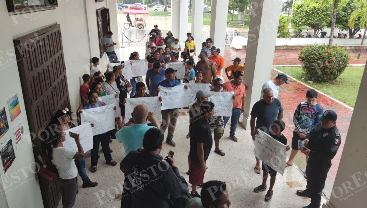 Amenazan con bloquear de forma permanente la carretera Cafetal-Mahahual