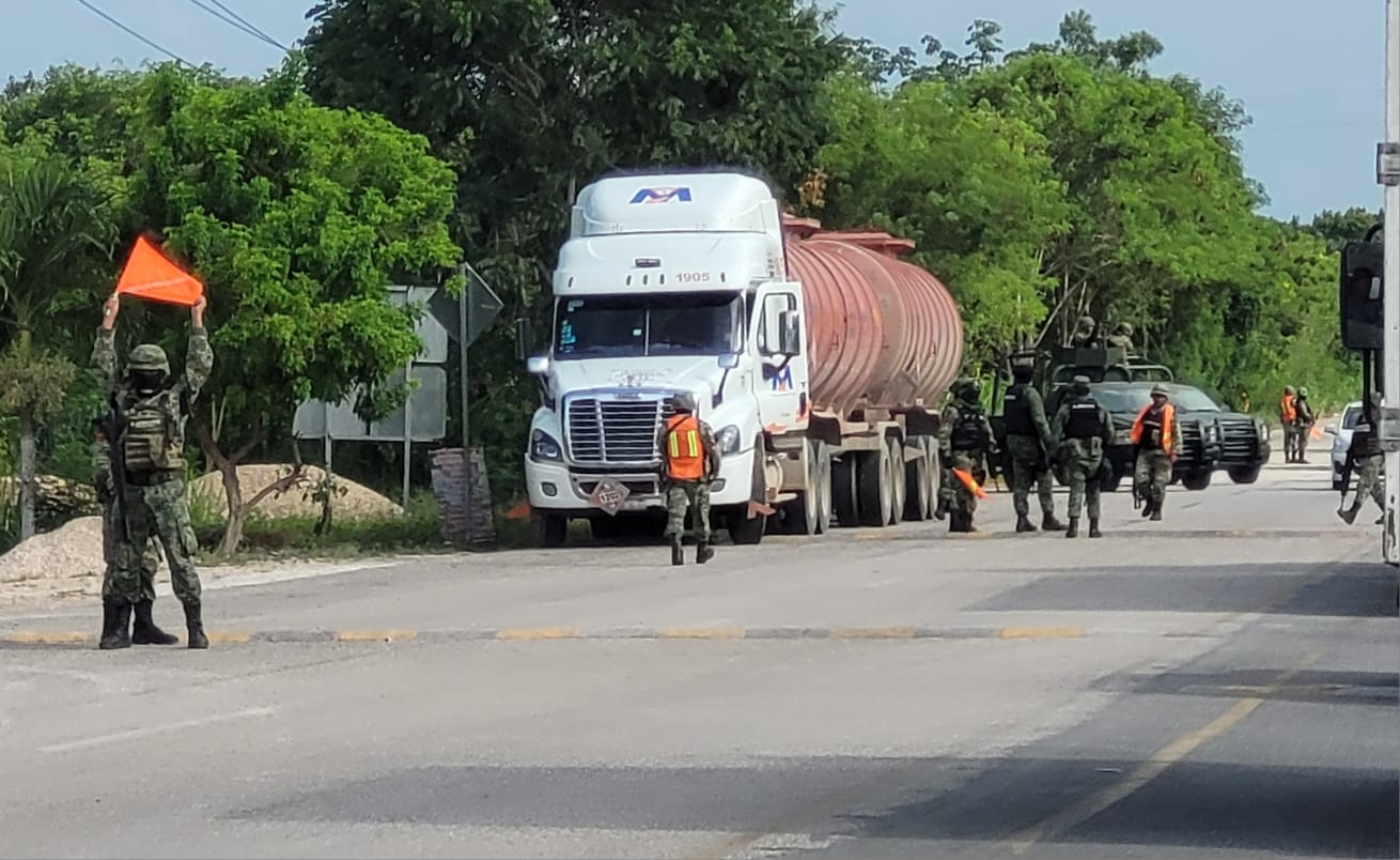 El Ejército se encuentra en la vía Felipe Carrillo Puerto a Chetumal El Ejército se encuentra en la vía Felipe Carrillo Puerto a Chetumal