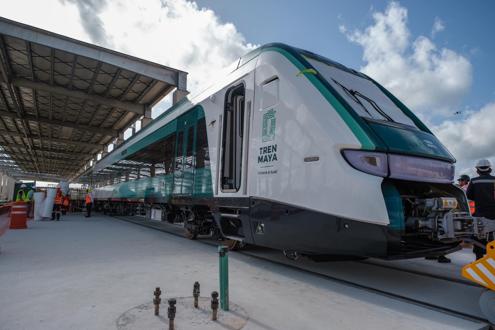 Conductores del Tren Maya son capacitados en España; hay una mujer entre ellos