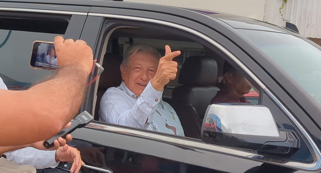 AMLO sobrevolará los tramos del Tren Maya este sábado