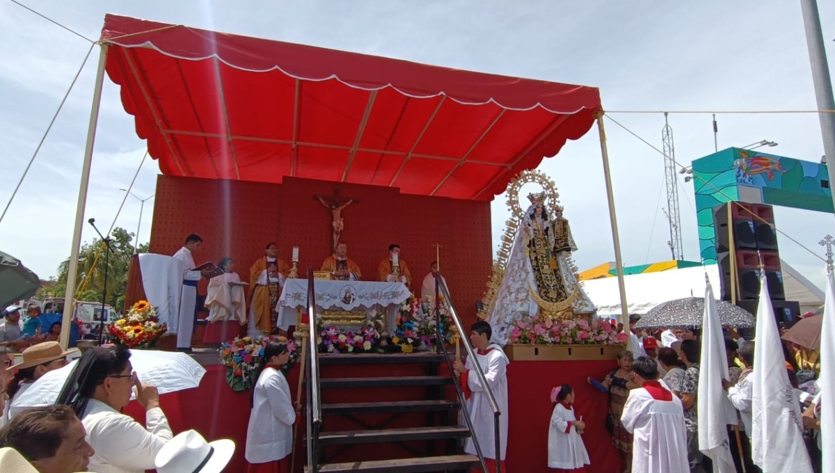 La Virgen va abordo de la embarcación “Xikim” La Virgen va abordo de la embarcación “Xikim”