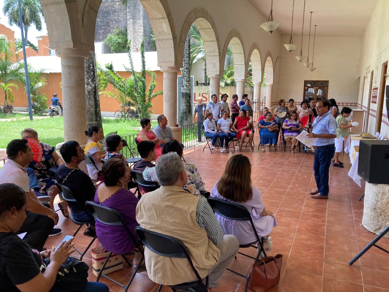 La sede del evento fue en los pasillos del museo Maya Santa Cruz XBalam Naj La sede del evento fue en los pasillos del museo Maya Santa Cruz XBalam Naj