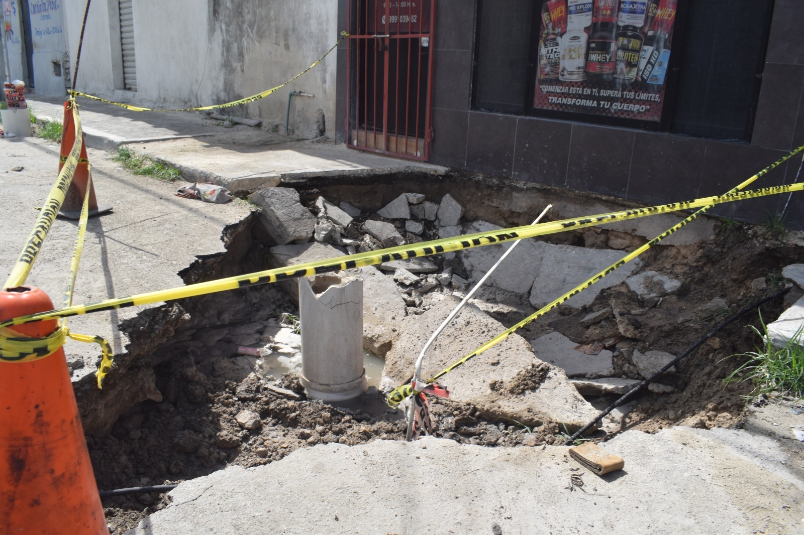 Socavón sorprende a los habitantes de Progreso