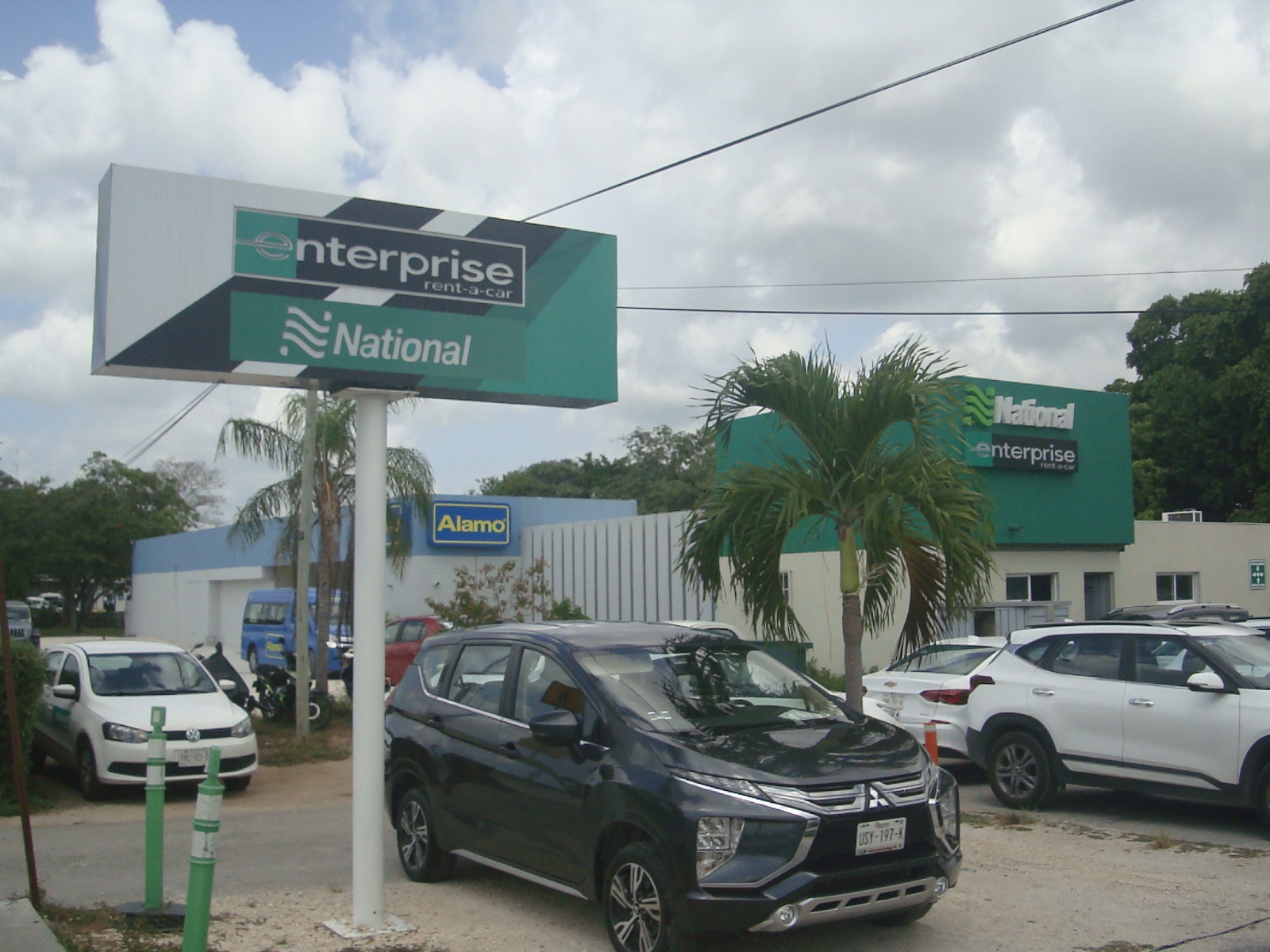 Todos los vehículos deberán portar el permiso otorgado por el Imoveqroo Todos los vehículos deberán portar el permiso otorgado por el Imoveqroo