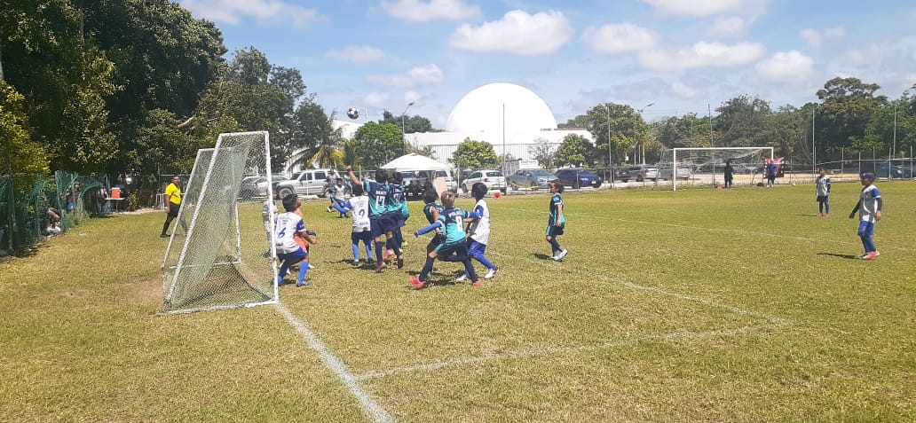 La escuadra felina dominó por completo las acciones del cotejo y se convirtió en una máquina de anotar goles