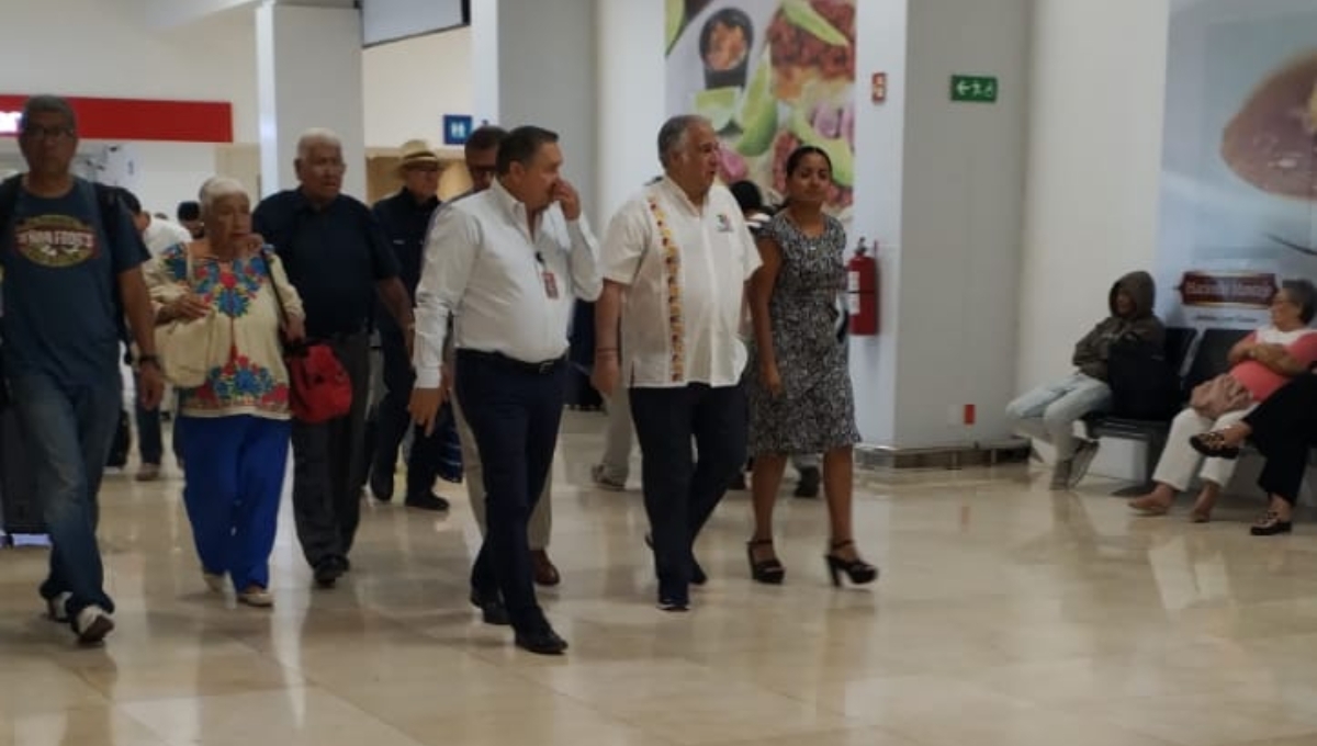Miguel Torruco abordó el vuelo de VivaAerobus a la CDMX