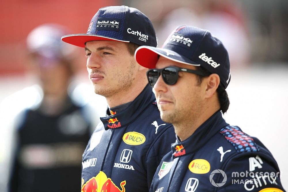Max Verstappen y Checo Pérez