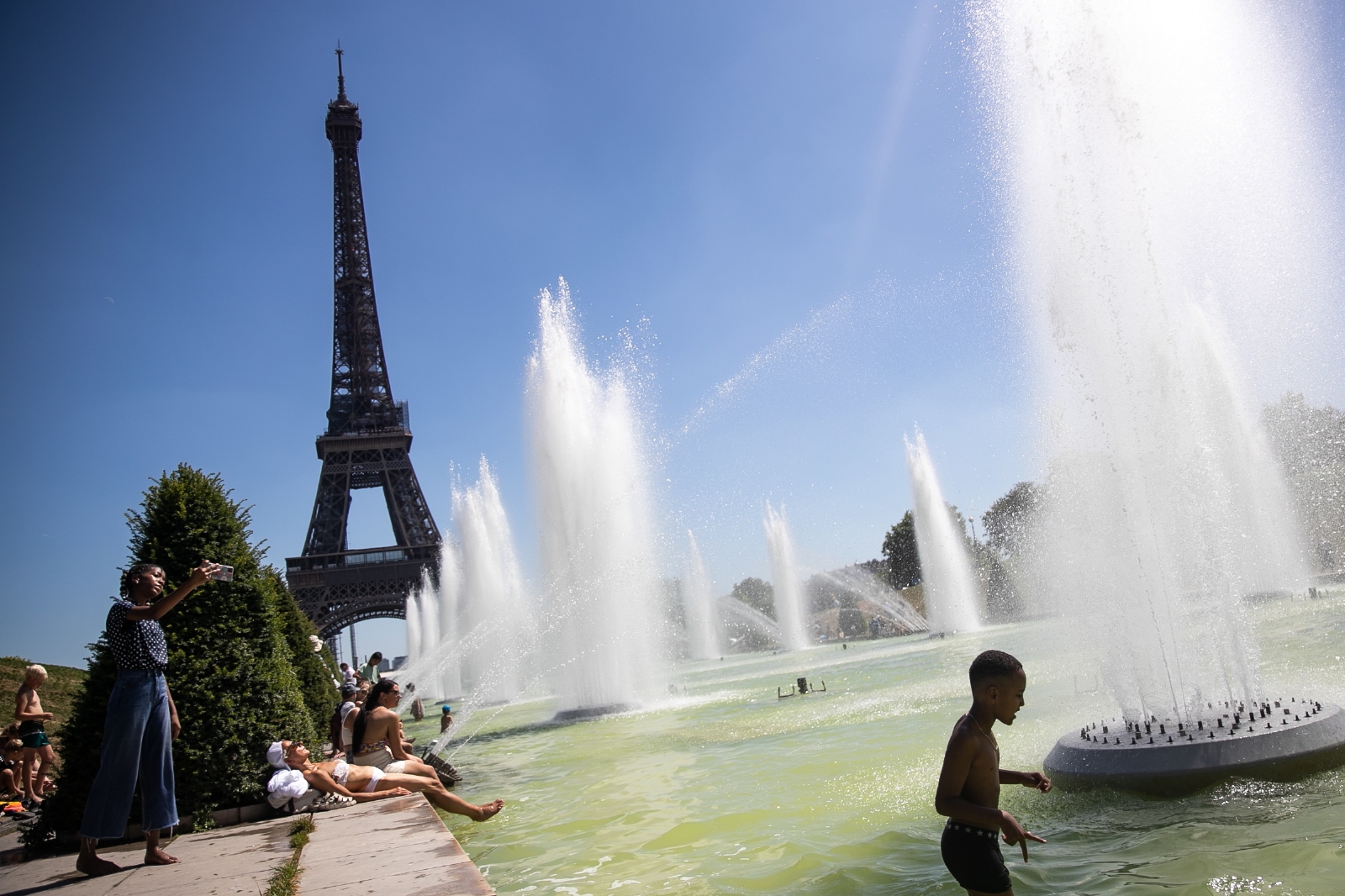 Detienen a 2 franceses sospechosos agredir sexualmente a una turista mexicana en París Detienen a 2 franceses sospechosos agredir sexualmente a una turista mexicana en París