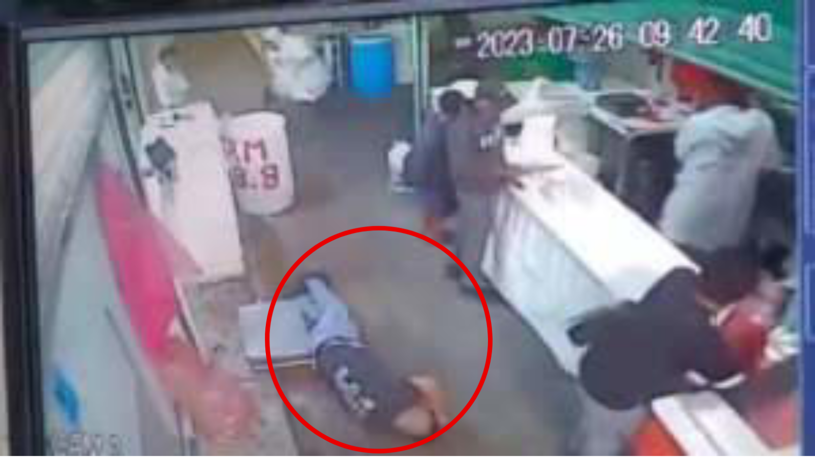 Difunden video del asesinato de un hombre en carnicería de La Merced