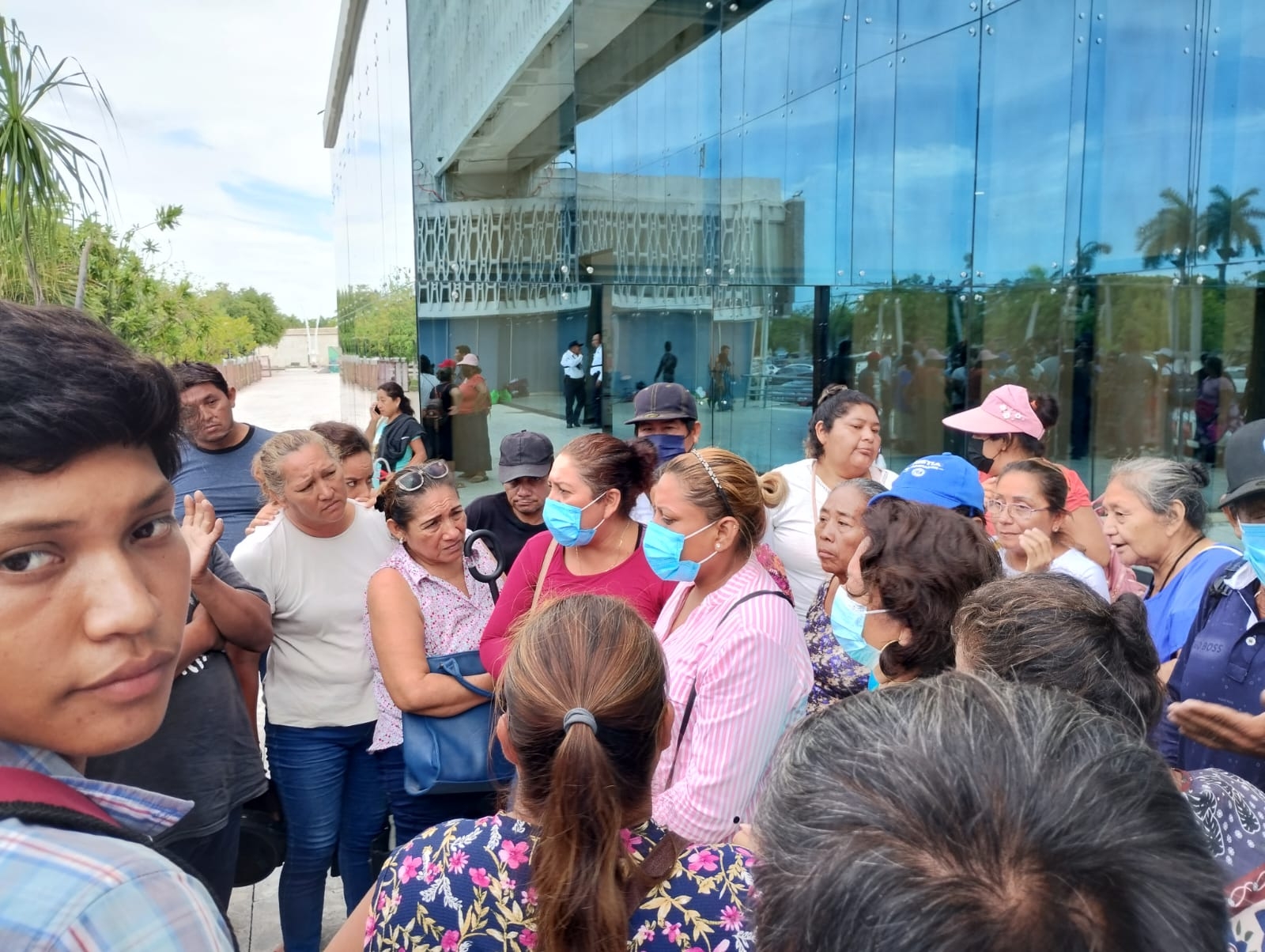 Los vecinos de San Antonio Ebulá aseguran tener documentos para permanecer en esos terrenos