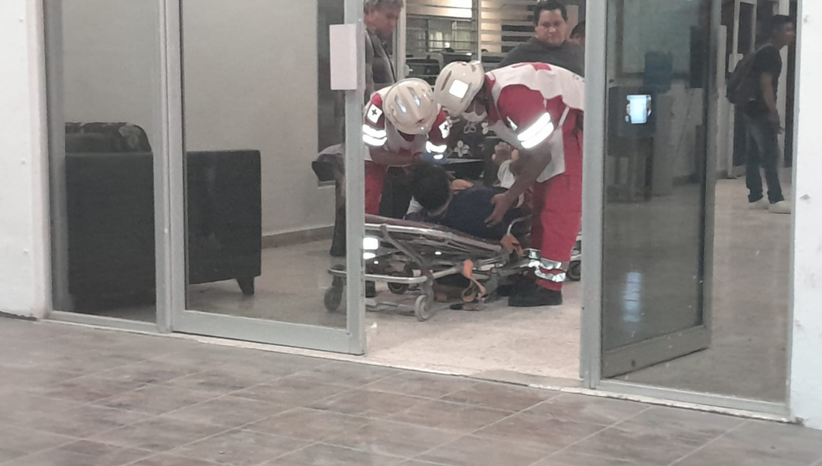 El hombre fue atendido por personal de la Cruz Roja El hombre fue atendido por personal de la Cruz Roja