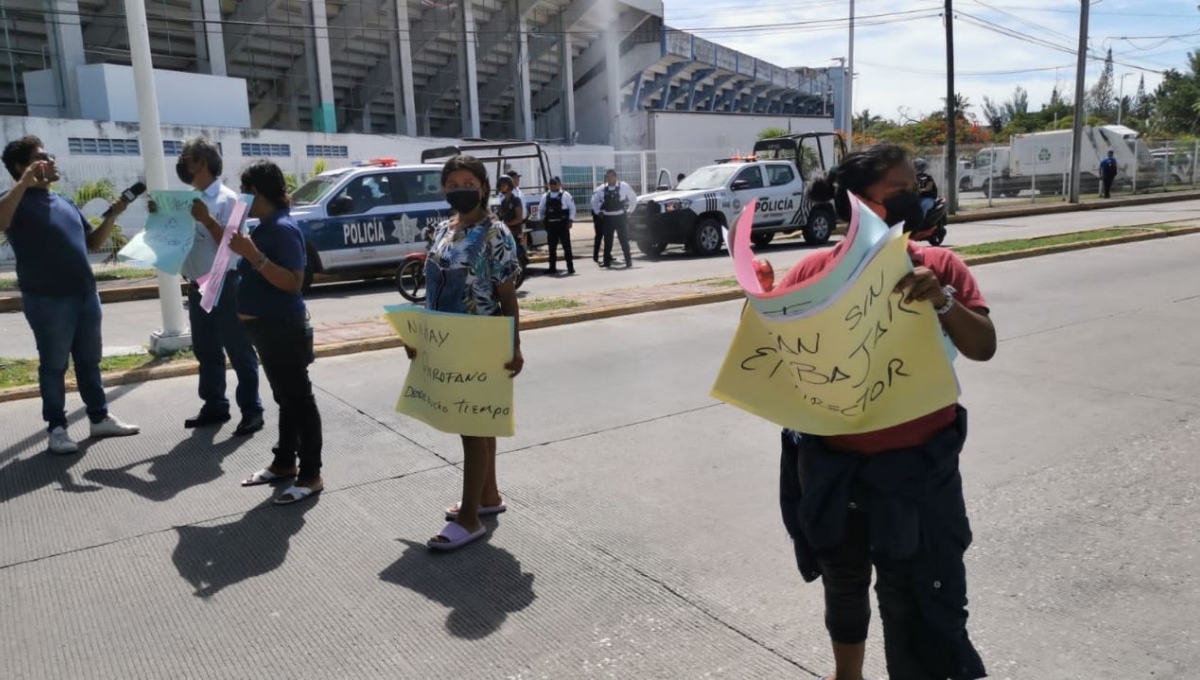 Los manifestantes exhibieron que un menor de seis años murió por negligencia médica Los manifestantes exhibieron que un menor de seis años murió por negligencia médica