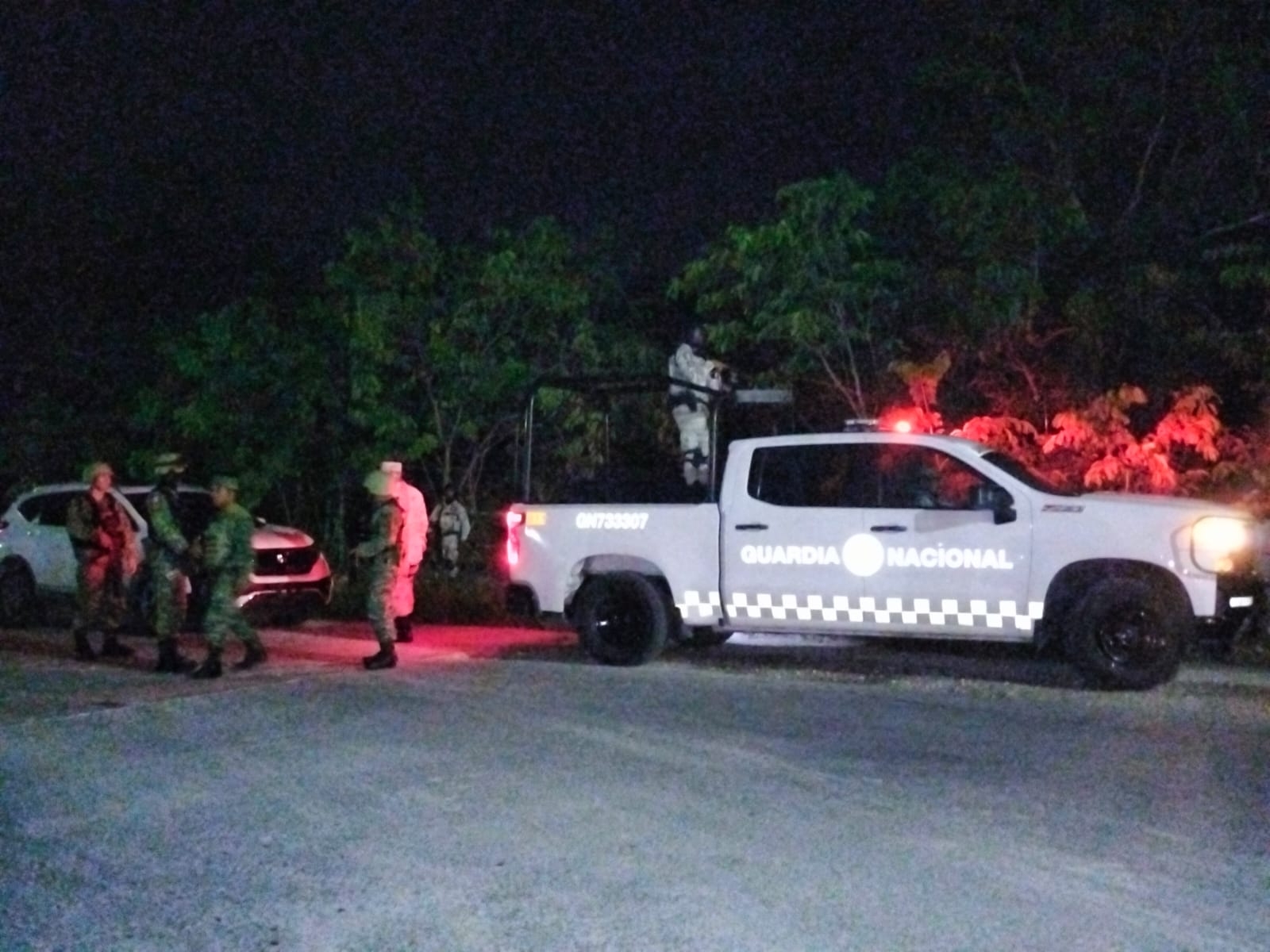 La Guardia Nacional y la Policía local así como los elementos de la Policía de Investigación PDI, se adentraron al sitio sin lograr encontrar indicios de los hechos La Guardia Nacional y la Policía local así como los elementos de la Policía de Investigación PDI, se adentraron al sitio sin lograr encontrar indicios de los hechos