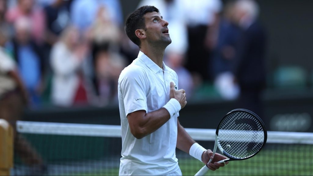 Djokovic avanza a tercera ronda de Wimbledon al vencer en tres sets al australiano Jordan Thompson
